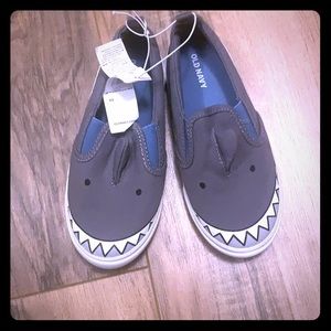 NEW Old Navy shark slide on shoes